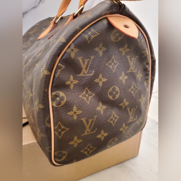 Authentic Louis Vuitton Speedy 30 - Picture 11 of 17